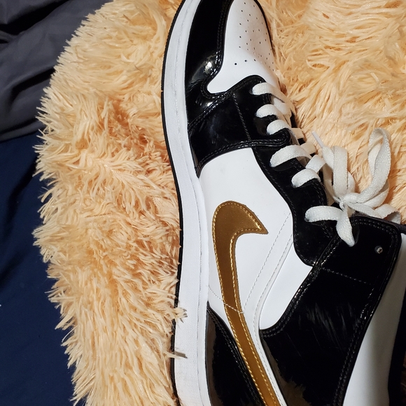 Mens jordans - Picture 2 of 5